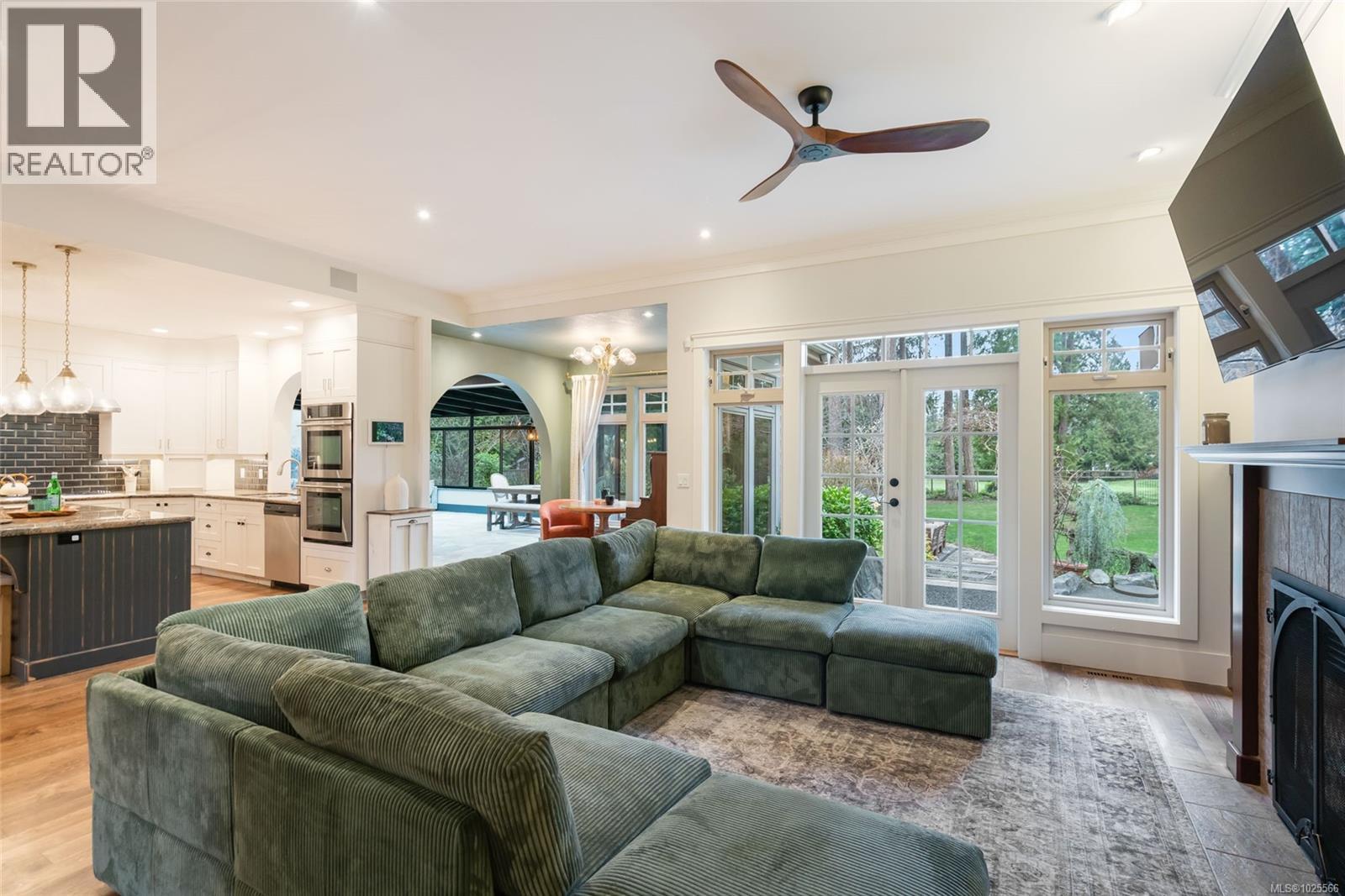 531 Yambury Rd, Qualicum Beach