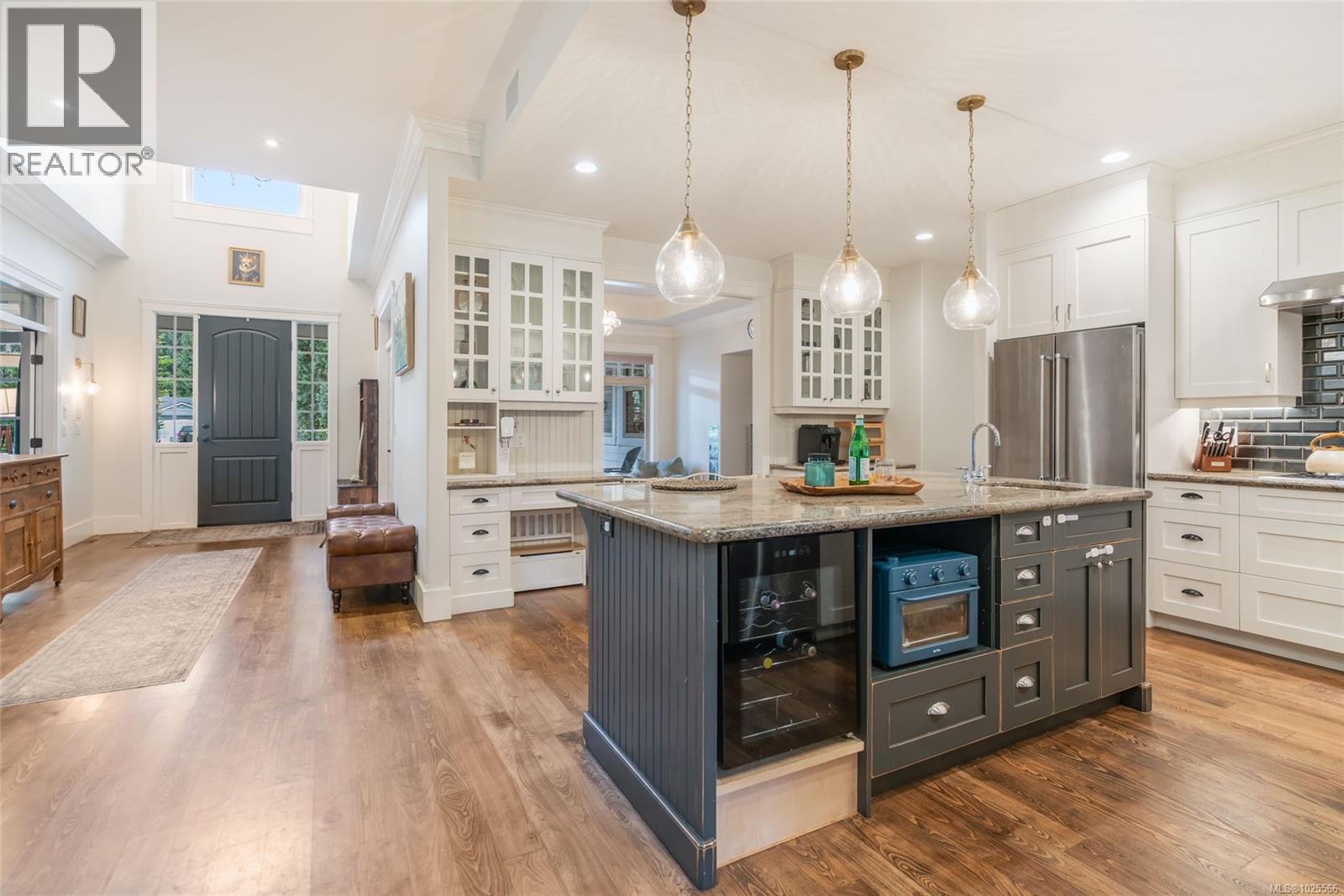 531 Yambury Rd, Qualicum Beach