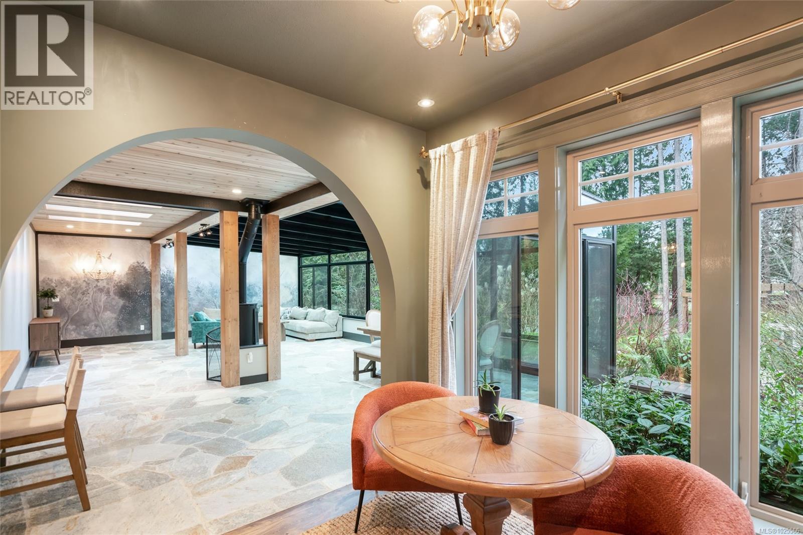 531 Yambury Rd, Qualicum Beach