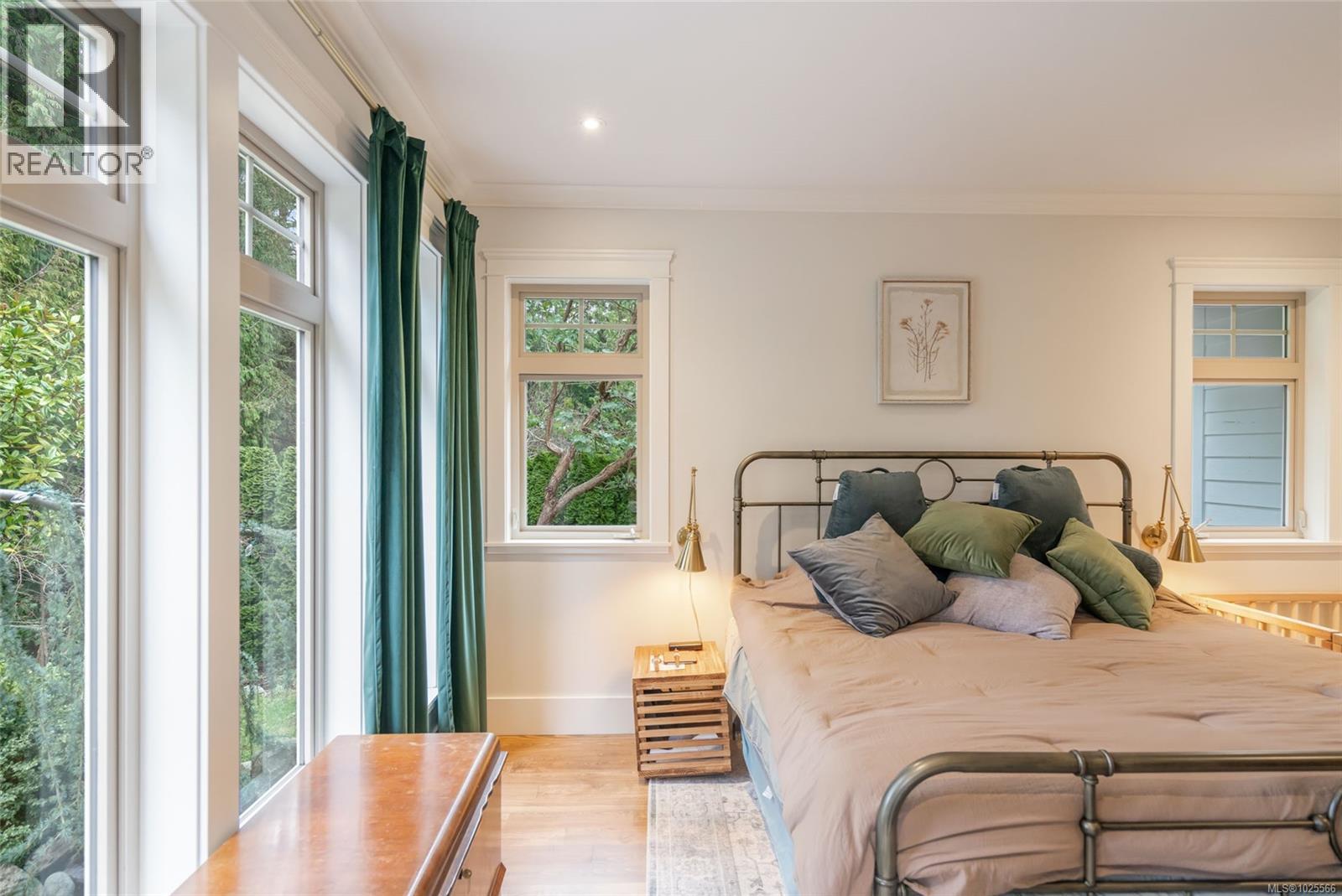 531 Yambury Rd, Qualicum Beach