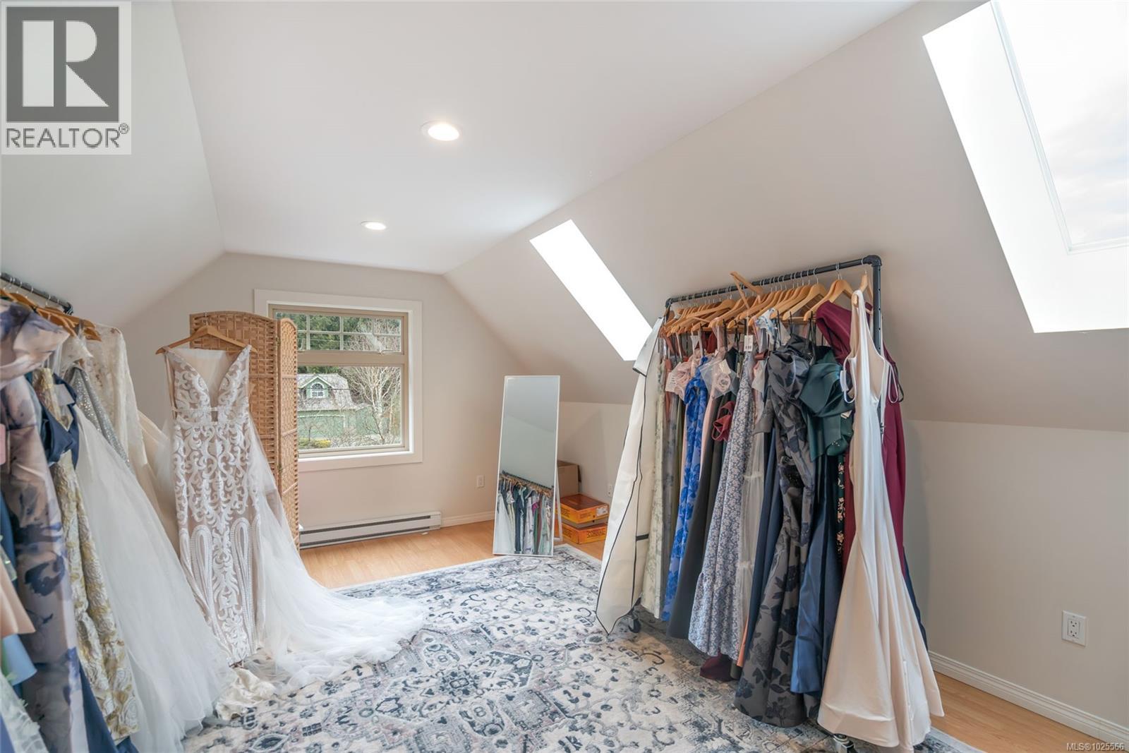 531 Yambury Rd, Qualicum Beach