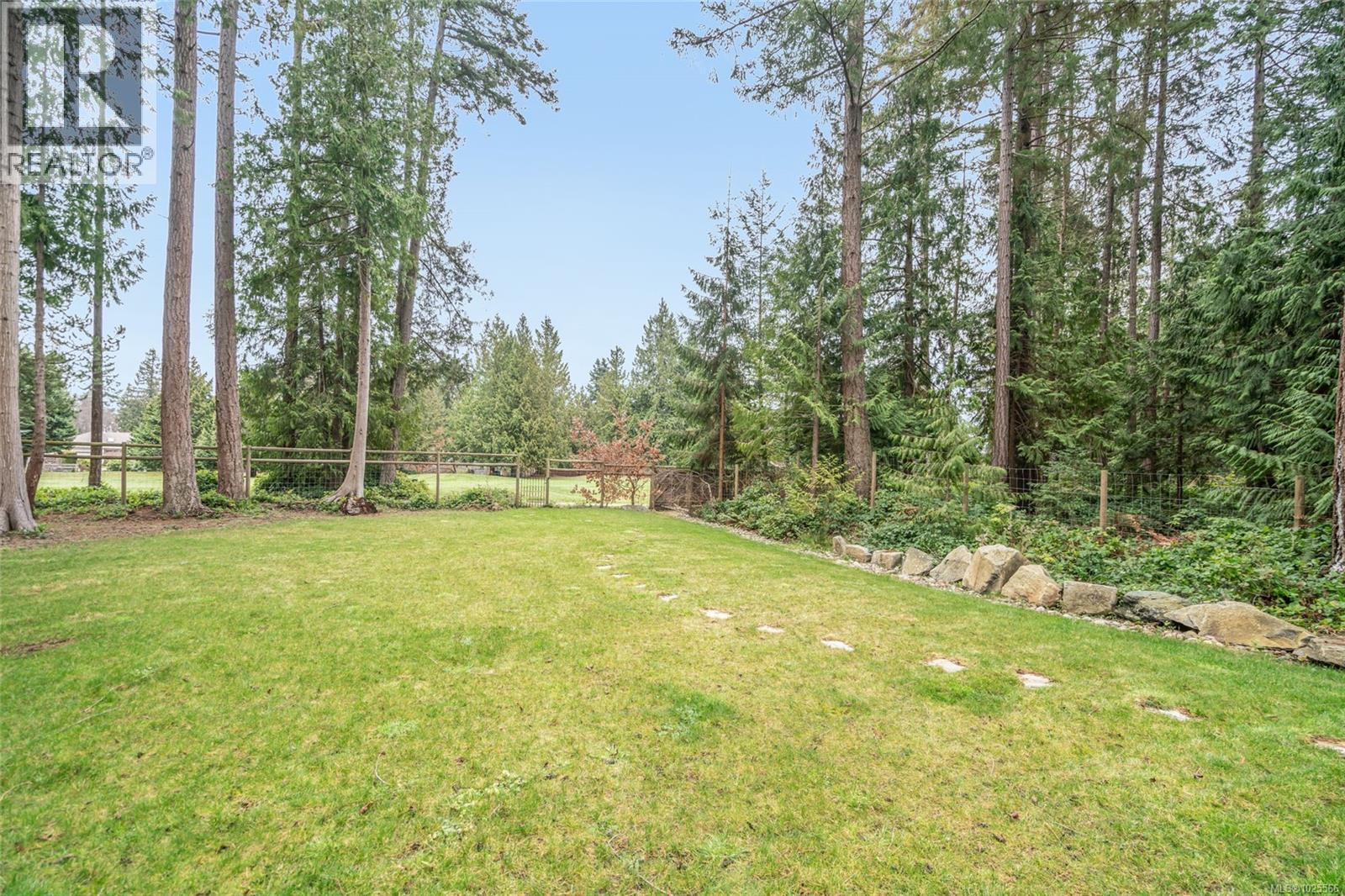 531 Yambury Rd, Qualicum Beach