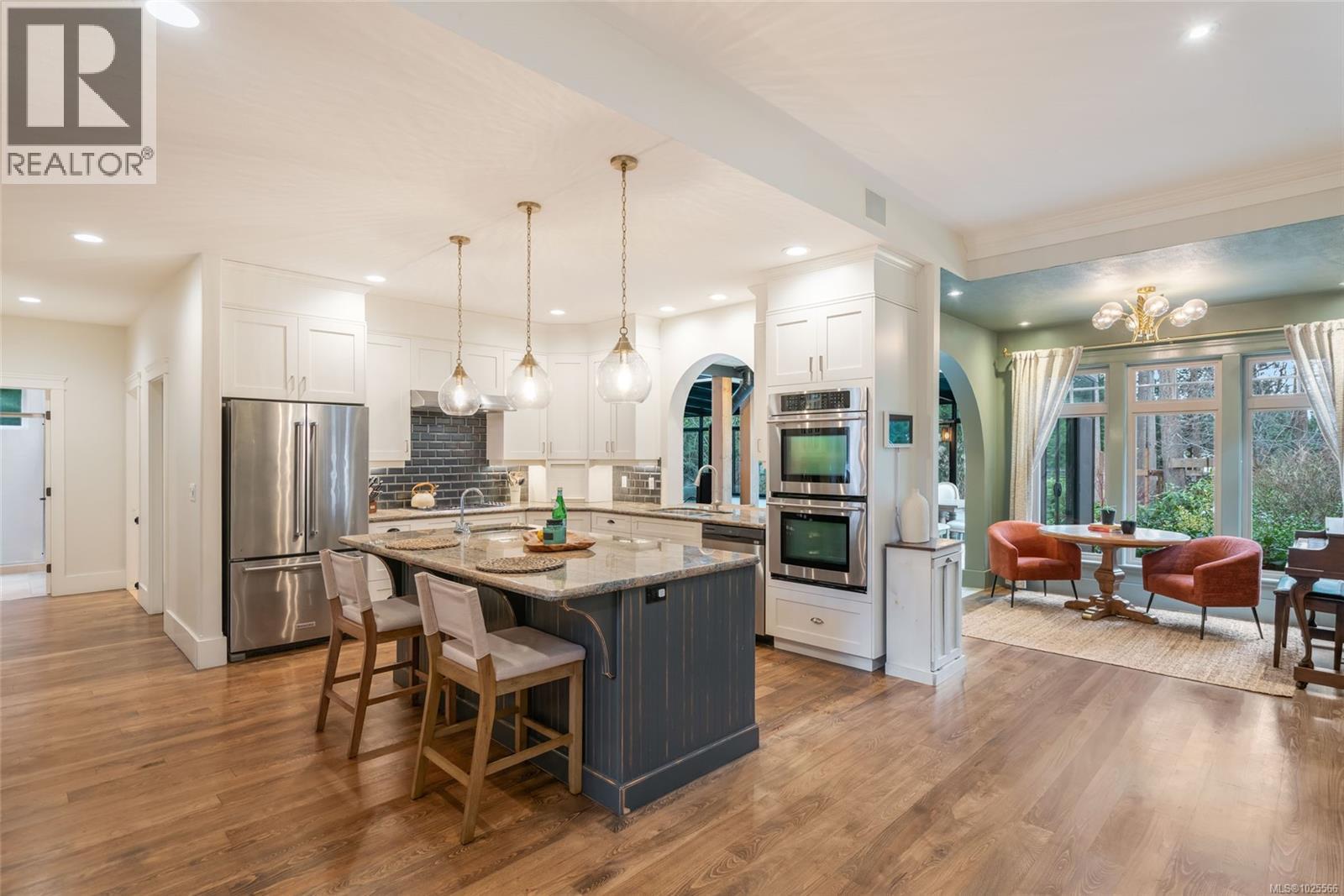 531 Yambury Rd, Qualicum Beach