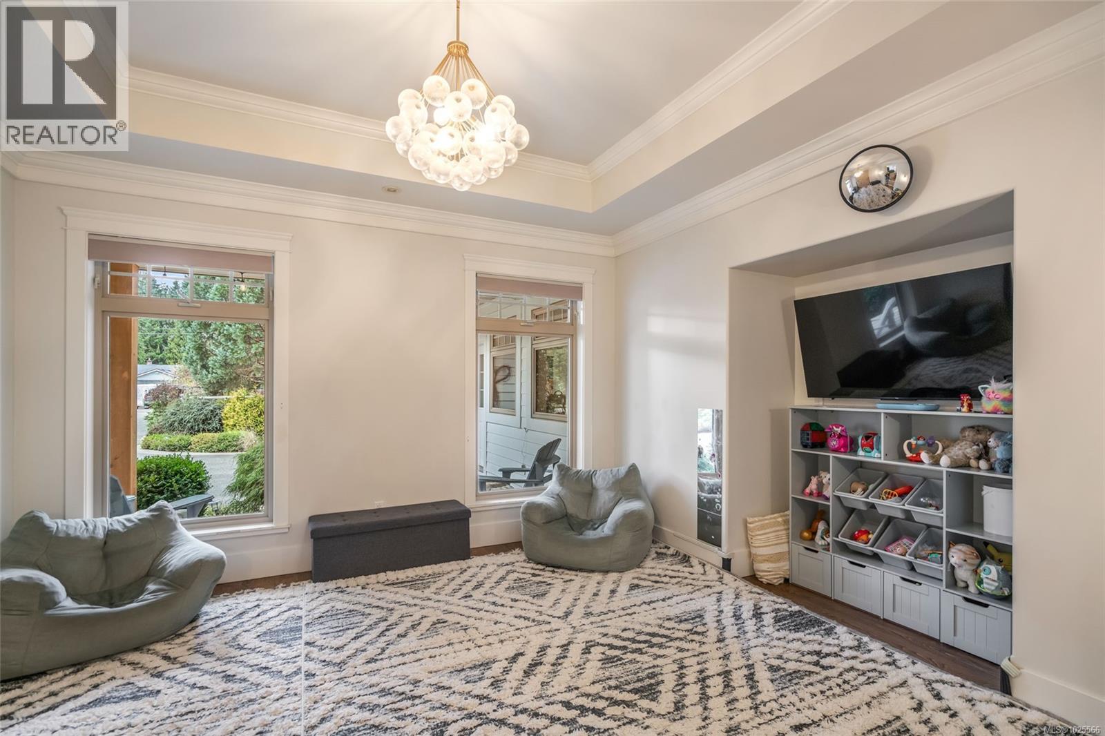 531 Yambury Rd, Qualicum Beach