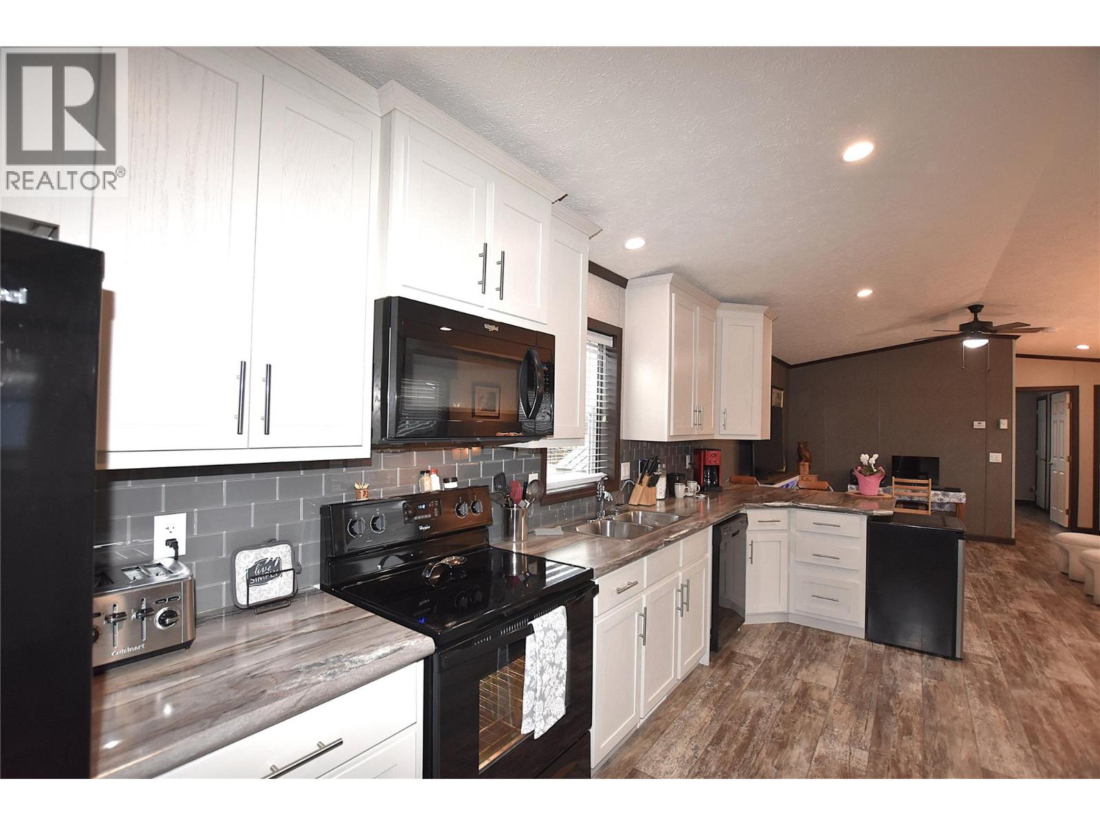 #8 61 ANTOINE ROAD - 18