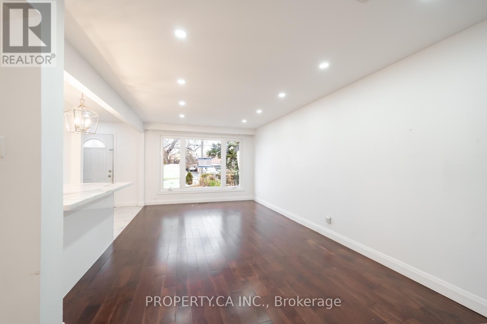 76 RUTHMAR CRESCENT - Photo 4 of 28, Toronto (Black Creek), Ontario