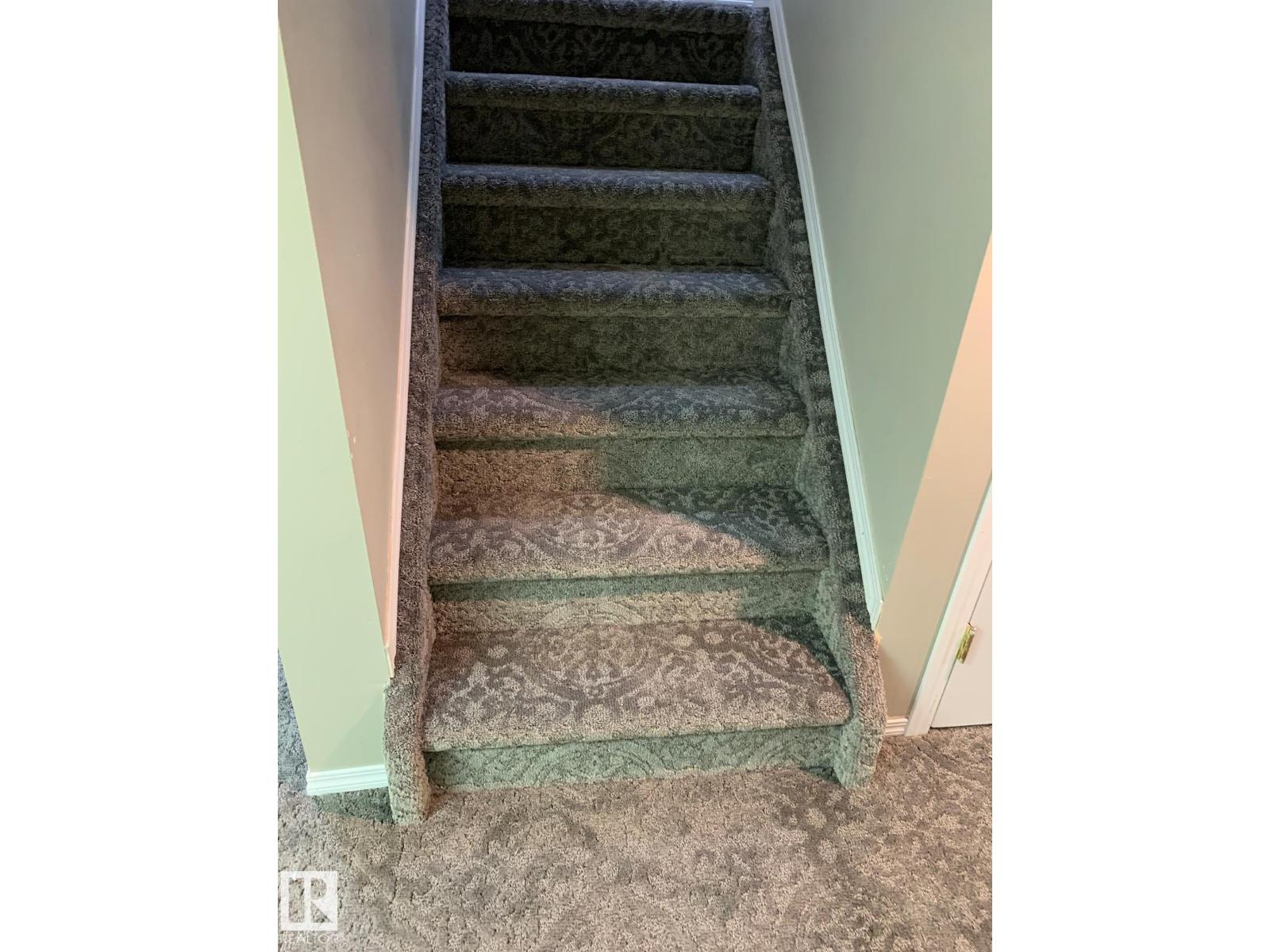 
          1535 80A Street NW
            <br/>
            <span>Edmonton</span>
            , 
            <span>AB</span>
             <span>T6K4E2</span>
         - Photo 15