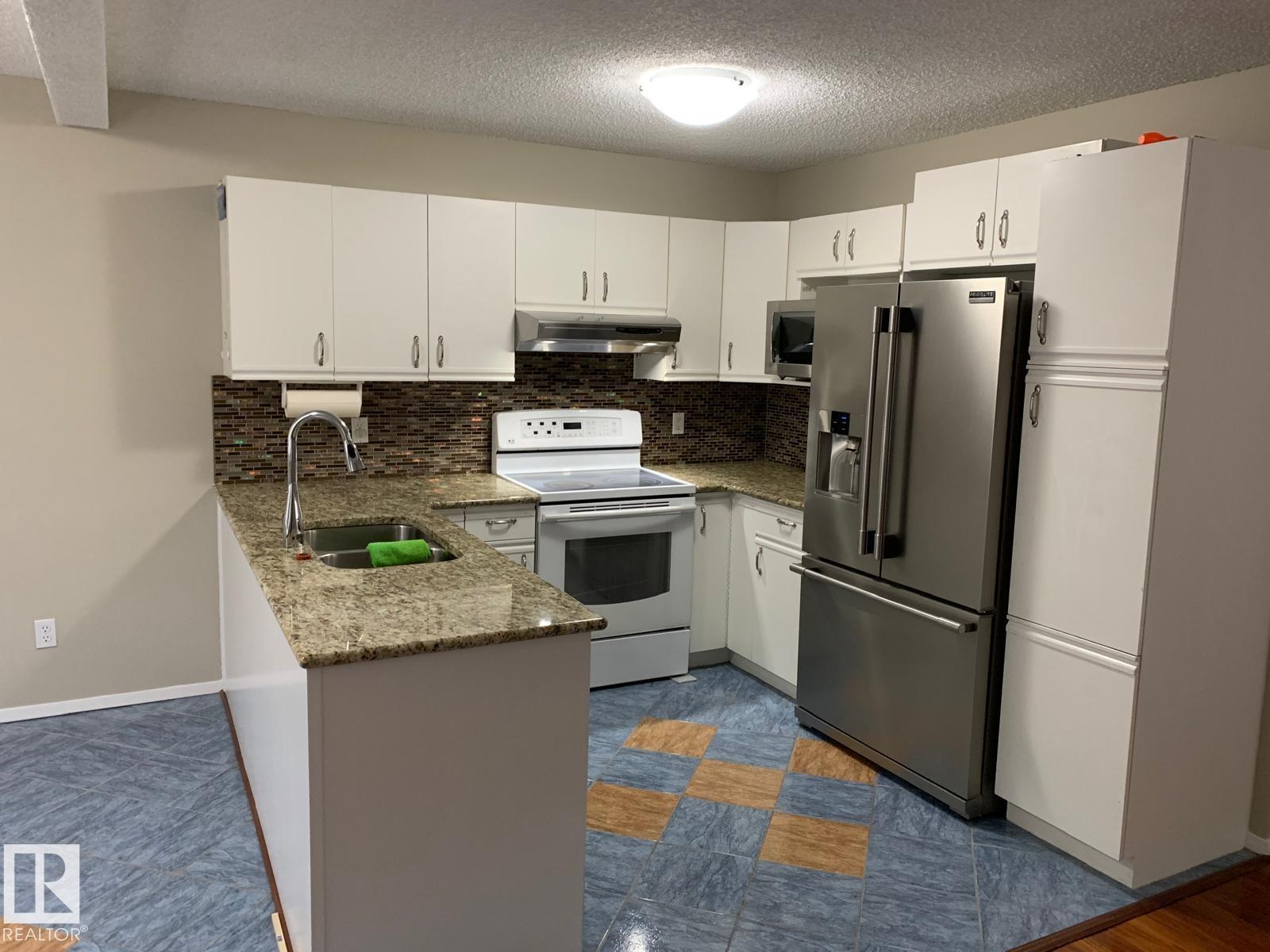 
          1535 80A Street NW
            <br/>
            <span>Edmonton</span>
            , 
            <span>AB</span>
             <span>T6K4E2</span>
         - Photo 5