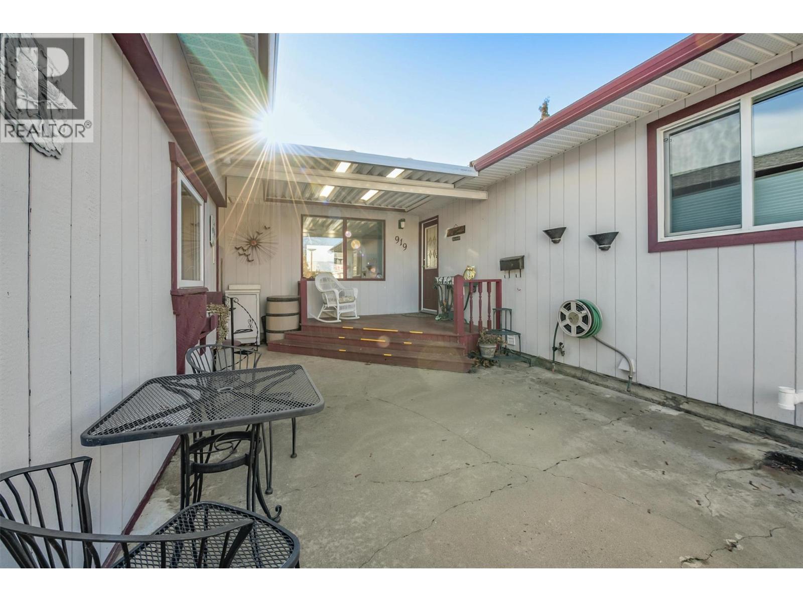 919 McCartney Road, West Kelowna