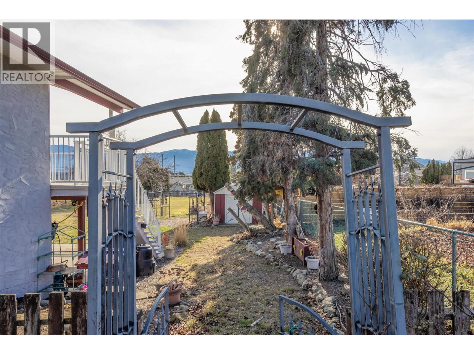 919 McCartney Road, West Kelowna