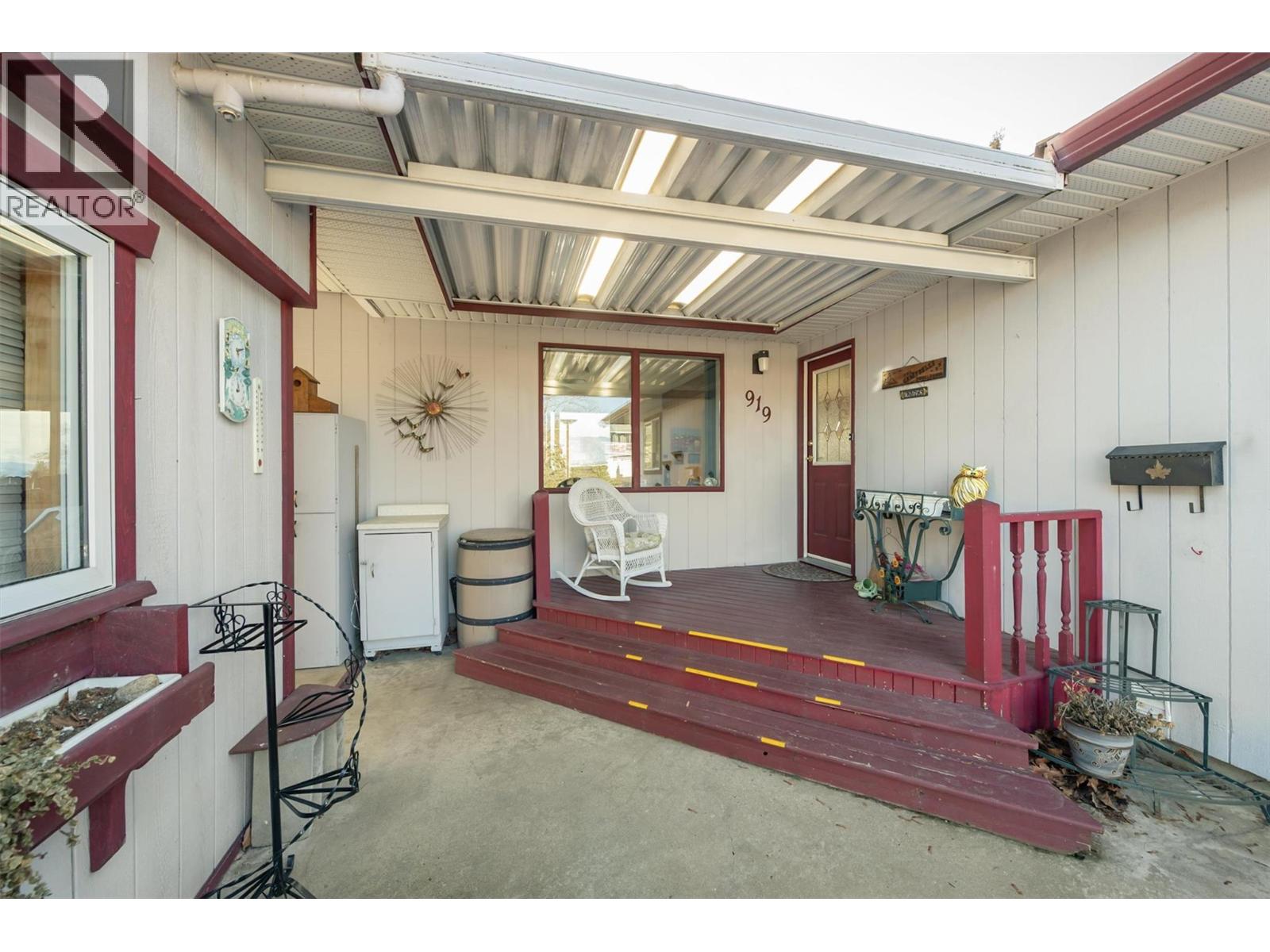 919 McCartney Road, West Kelowna