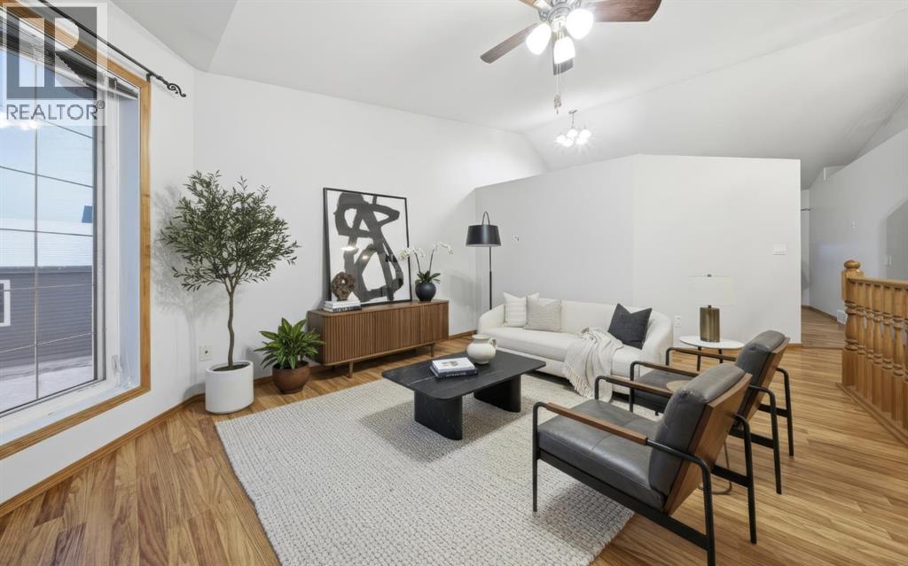 5905 61 Avenue - Photo 4 of 33, Ponoka, Alberta