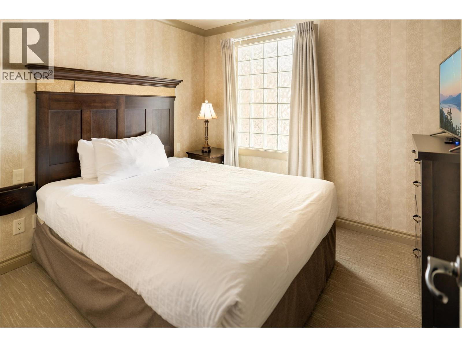 464 (B12) 1288 Water Street, Kelowna