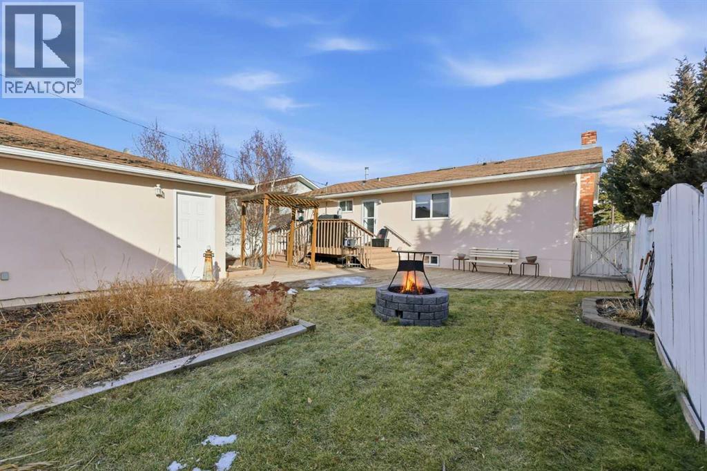 Single Family House Bungalow for Sale in  Huntmeadow Road NE Huntington Hills Calgary 