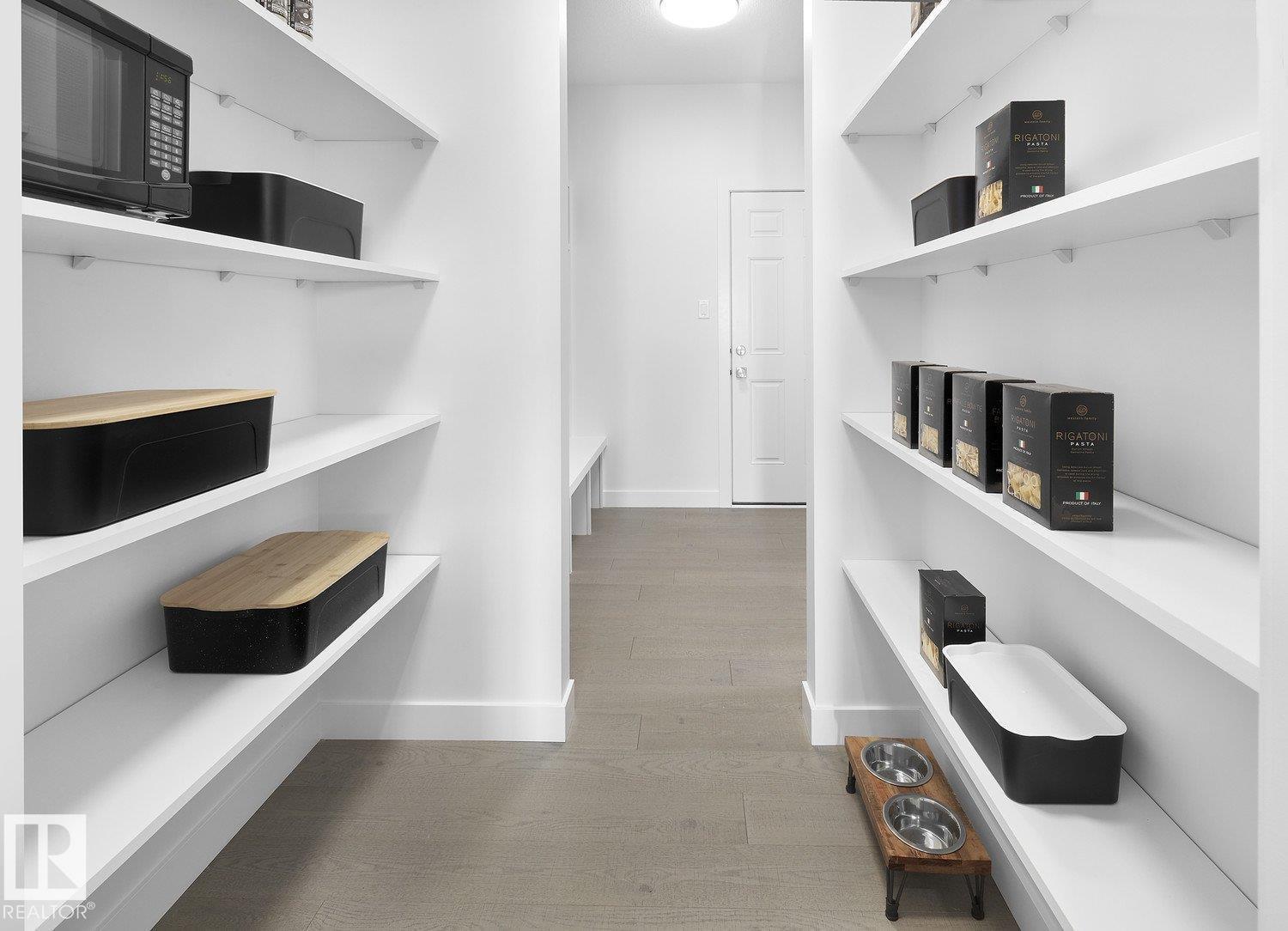 22003 93 AV NW, Edmonton