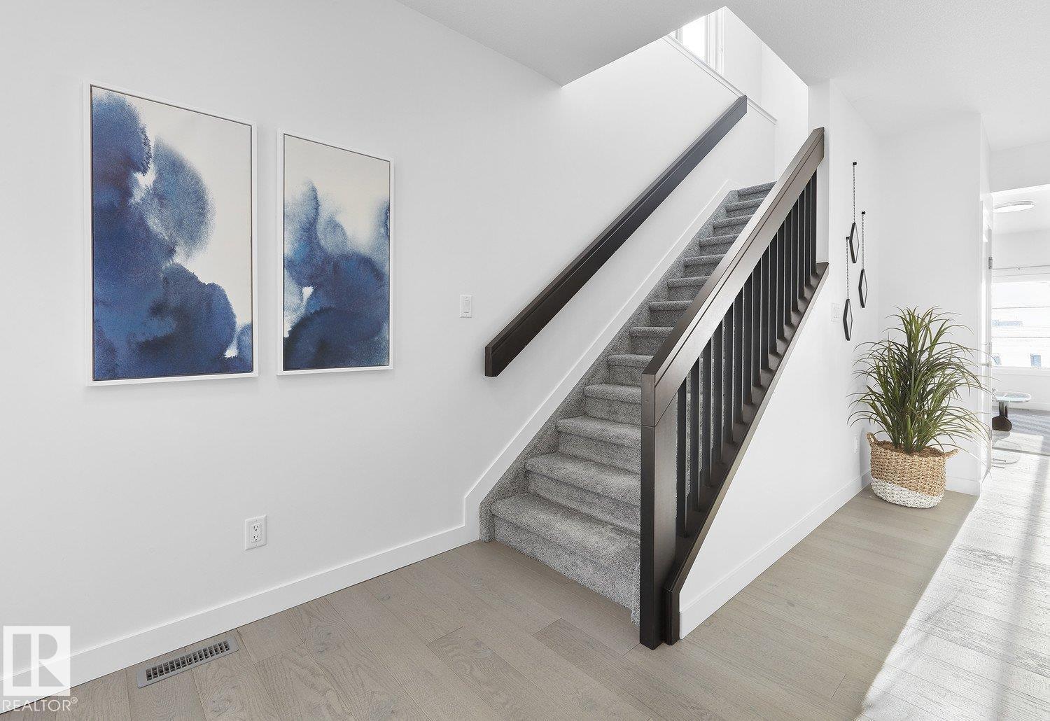 22003 93 AV NW, Edmonton