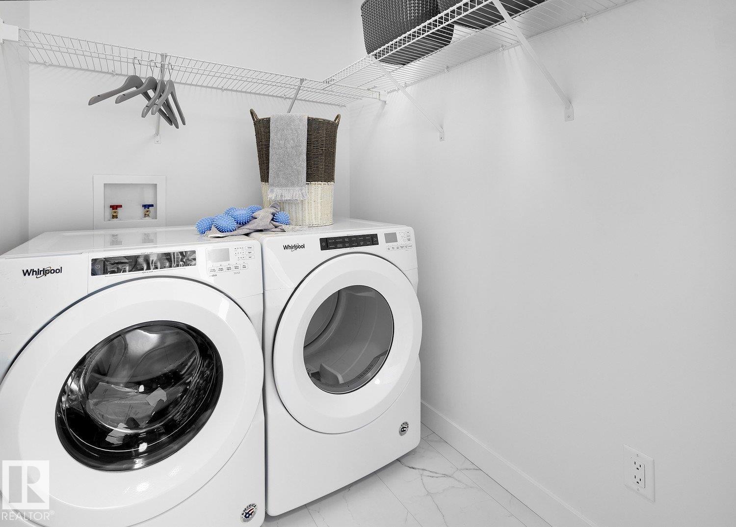 22003 93 AV NW, Edmonton