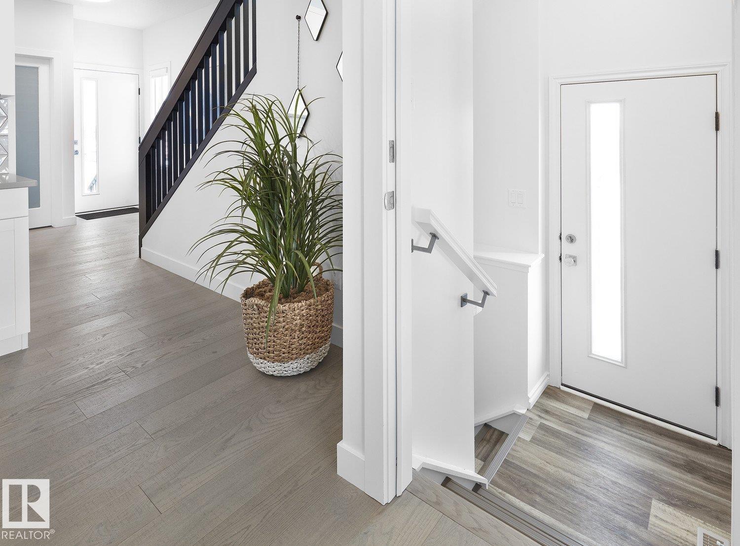 22003 93 AV NW, Edmonton