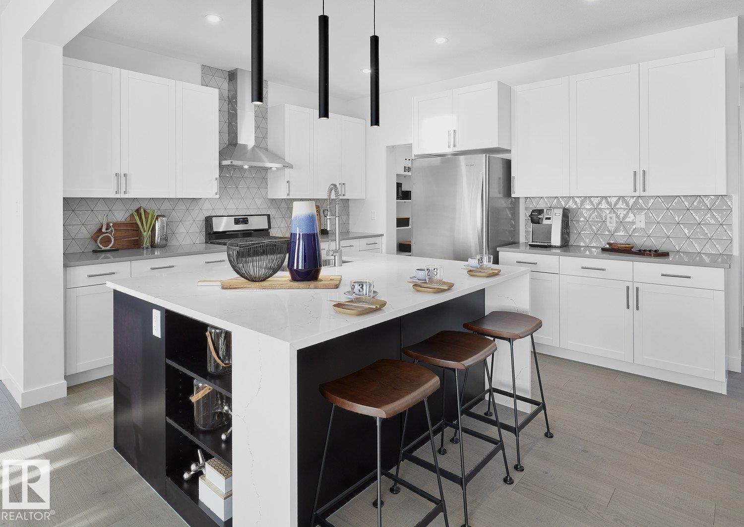 22003 93 AV NW, Edmonton