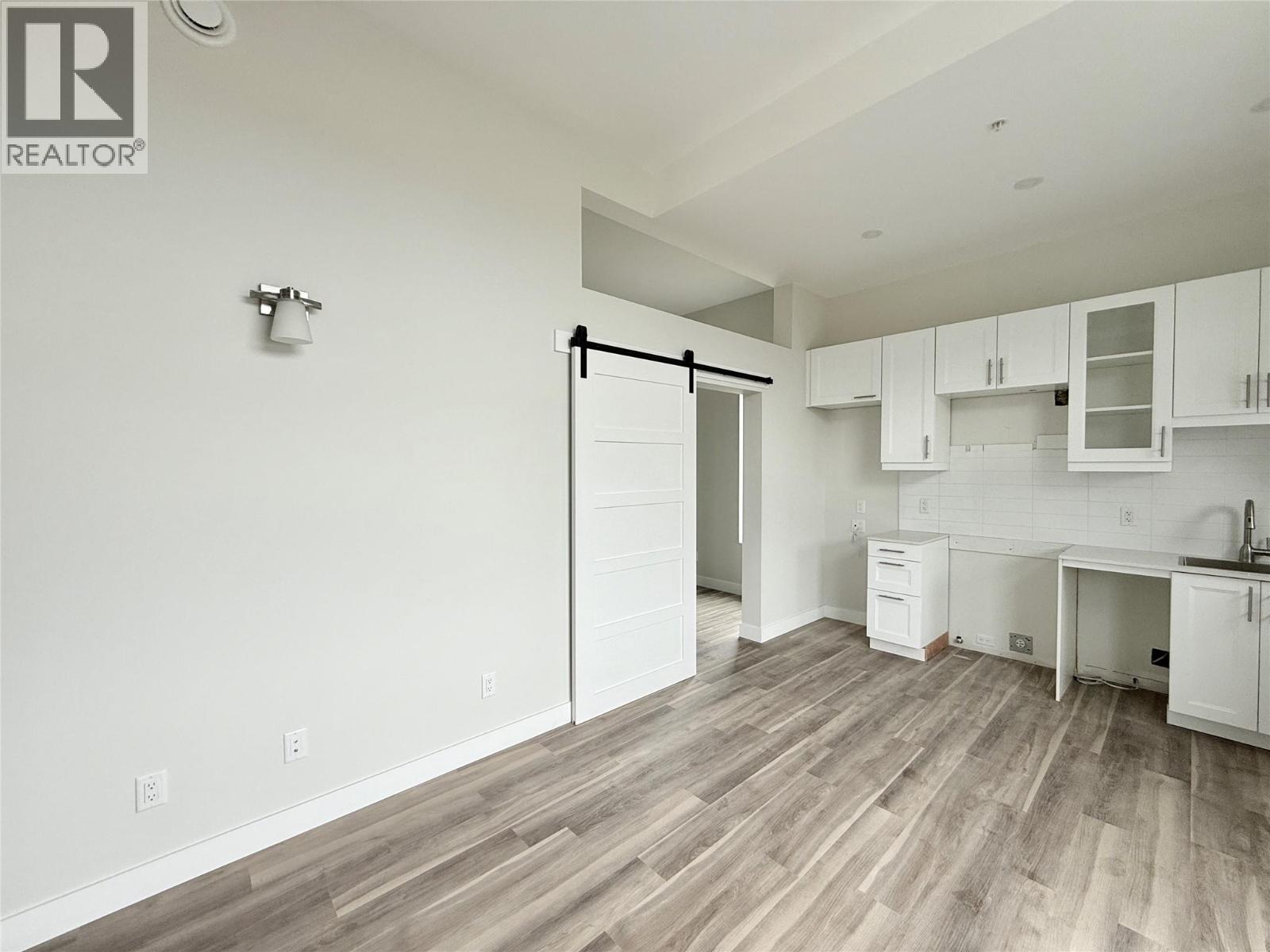 937 SPILLWAY Road Unit# 104, Oliver