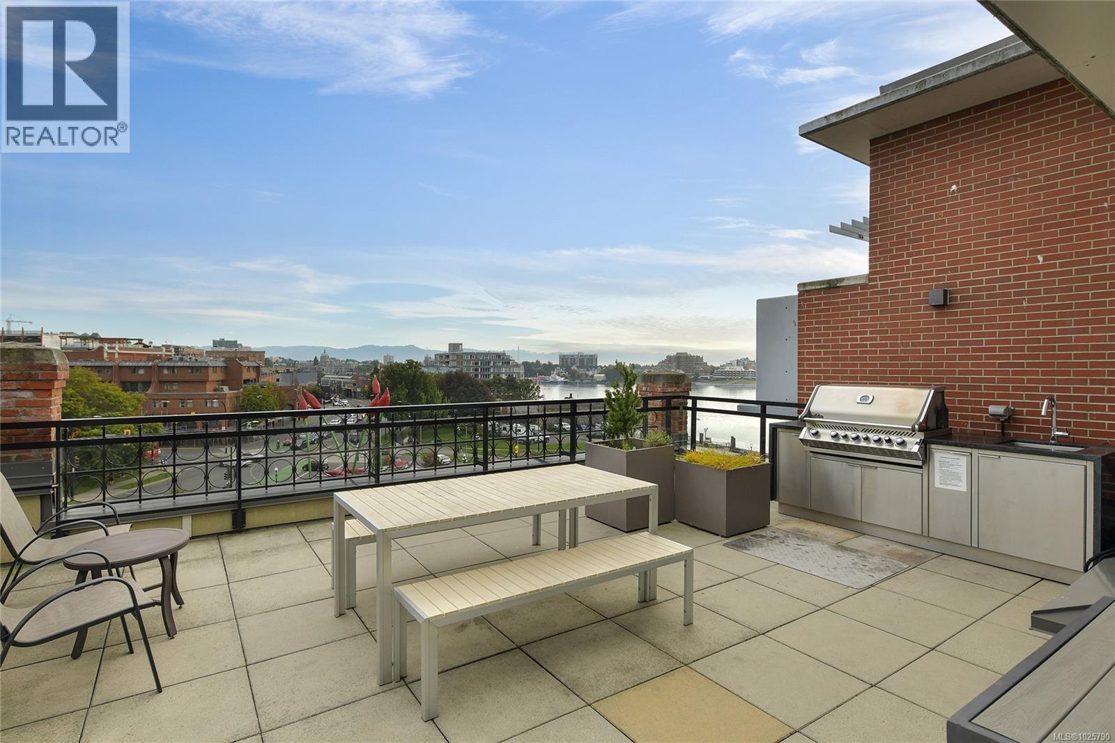 216 456 Pandora Avenue, Victoria