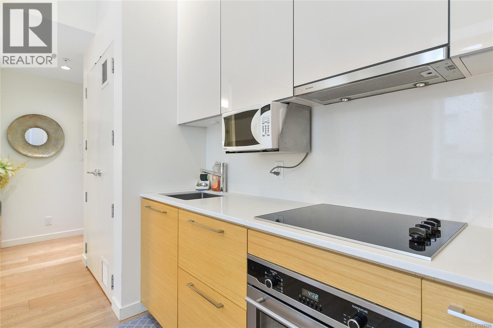 216 456 Pandora Avenue, Victoria