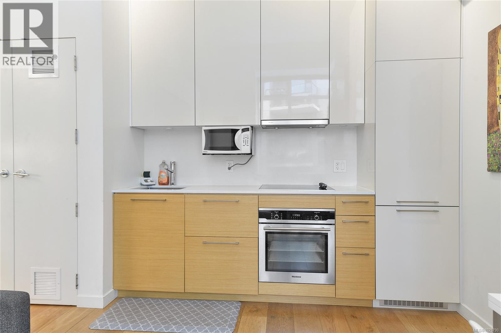 216 456 Pandora Avenue, Victoria