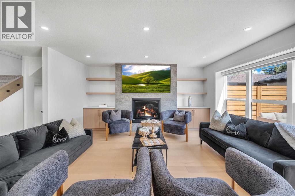 Single Family House for Sale in  Vauxhall Crescent NW Varsity Calgary 