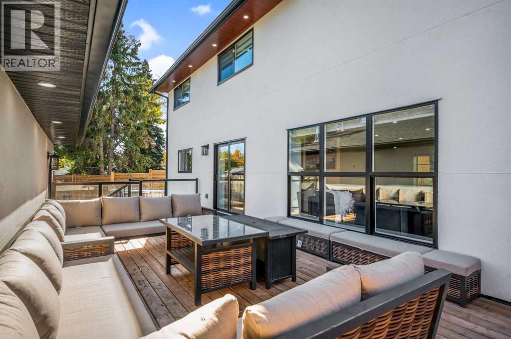 Single Family House for Sale in  Vauxhall Crescent NW Varsity Calgary 