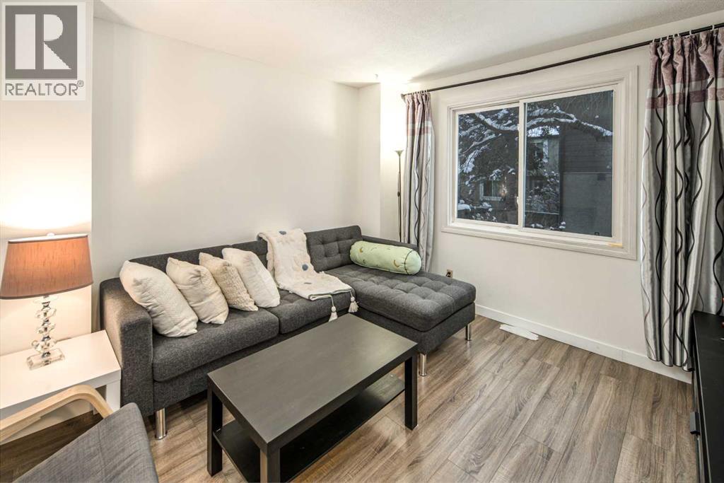 33, 4936 Dalton Drive NW, Calgary, Alberta