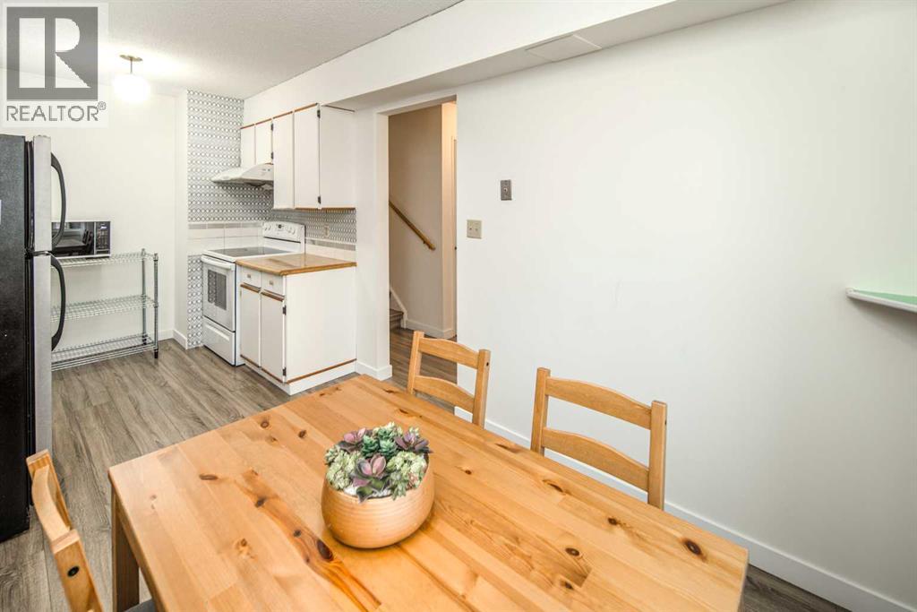 Single Family House for Sale in   Dalton Drive NW Dalhousie Calgary 