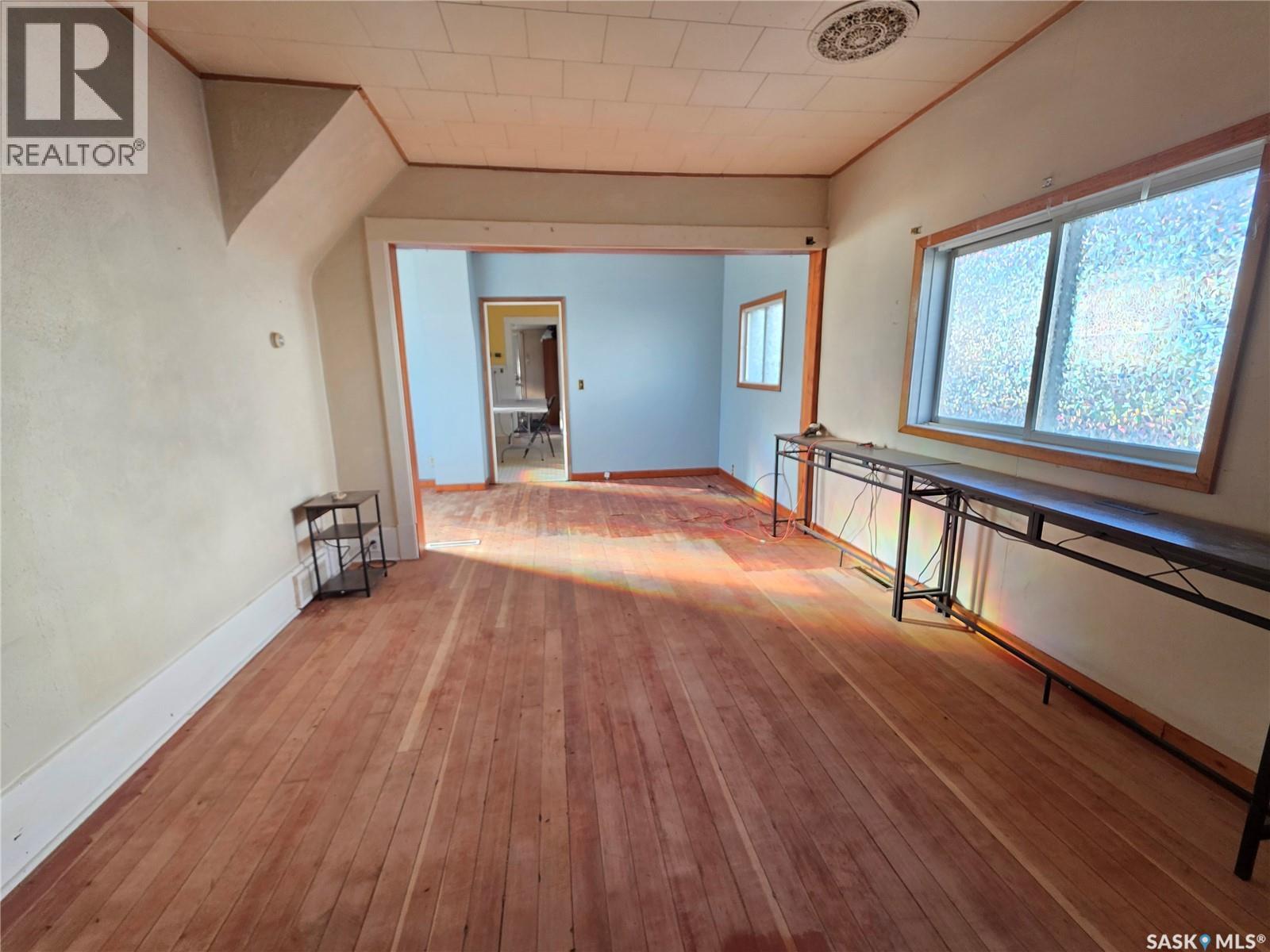 3360 Rutland AVENUE - Photo 4 of 27, Gull Lake, Saskatchewan