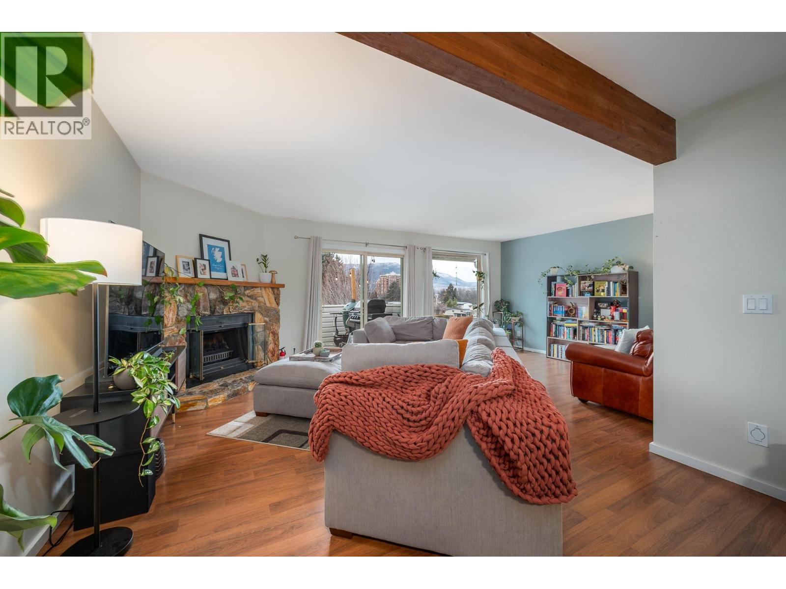 1686 Thayer Court - 12