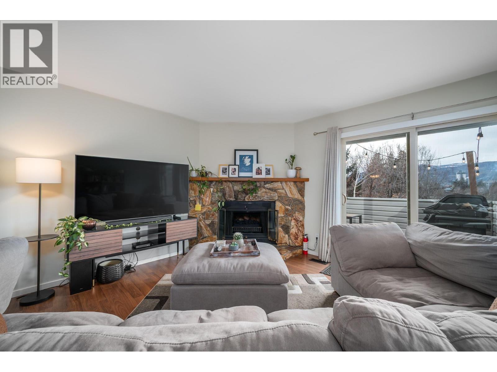  1686 Thayer Court, Kelowna