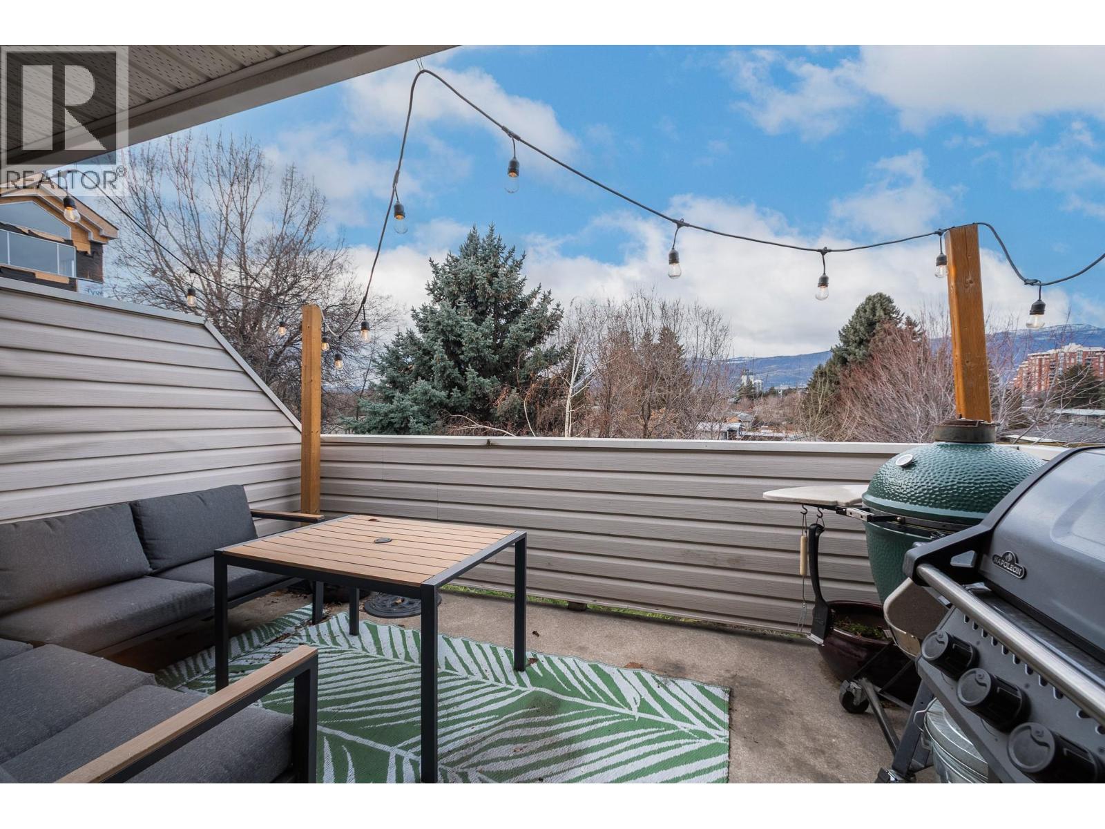  1686 Thayer Court, Kelowna