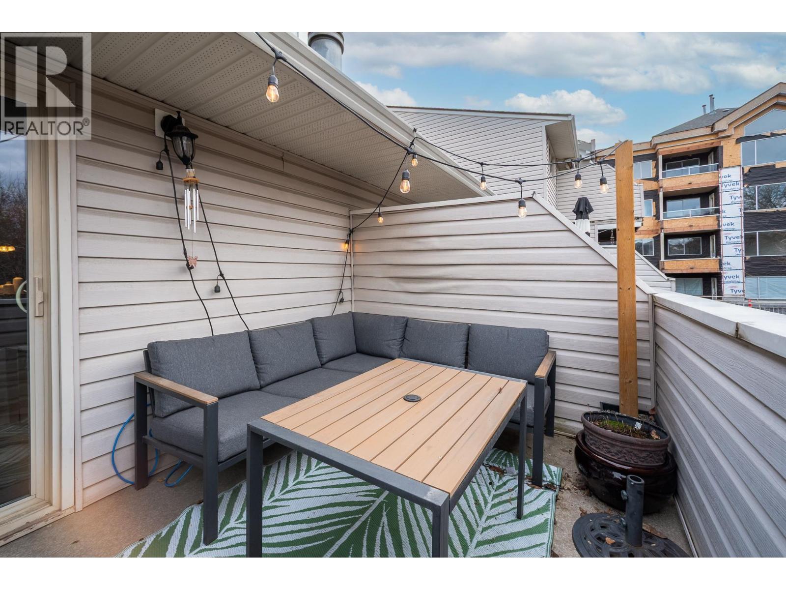 1686 Thayer Court - 16