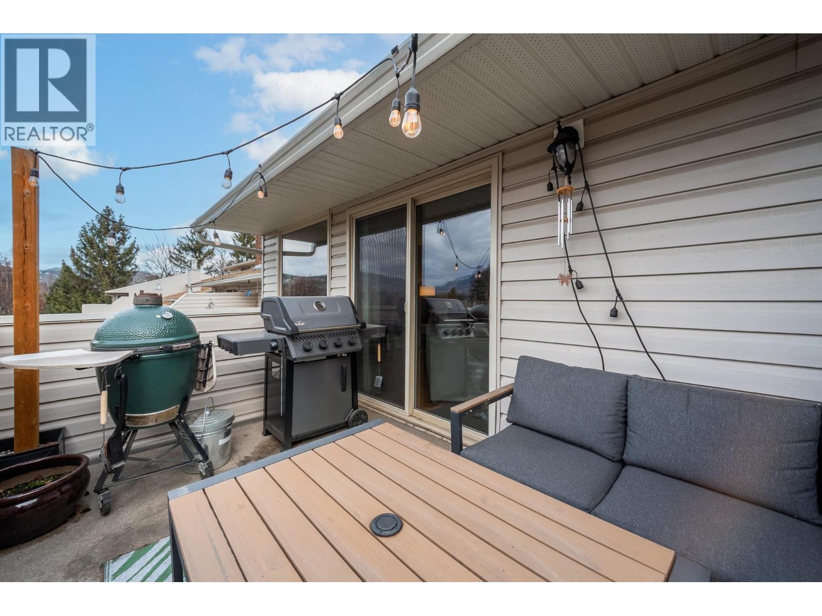  1686 Thayer Court, Kelowna