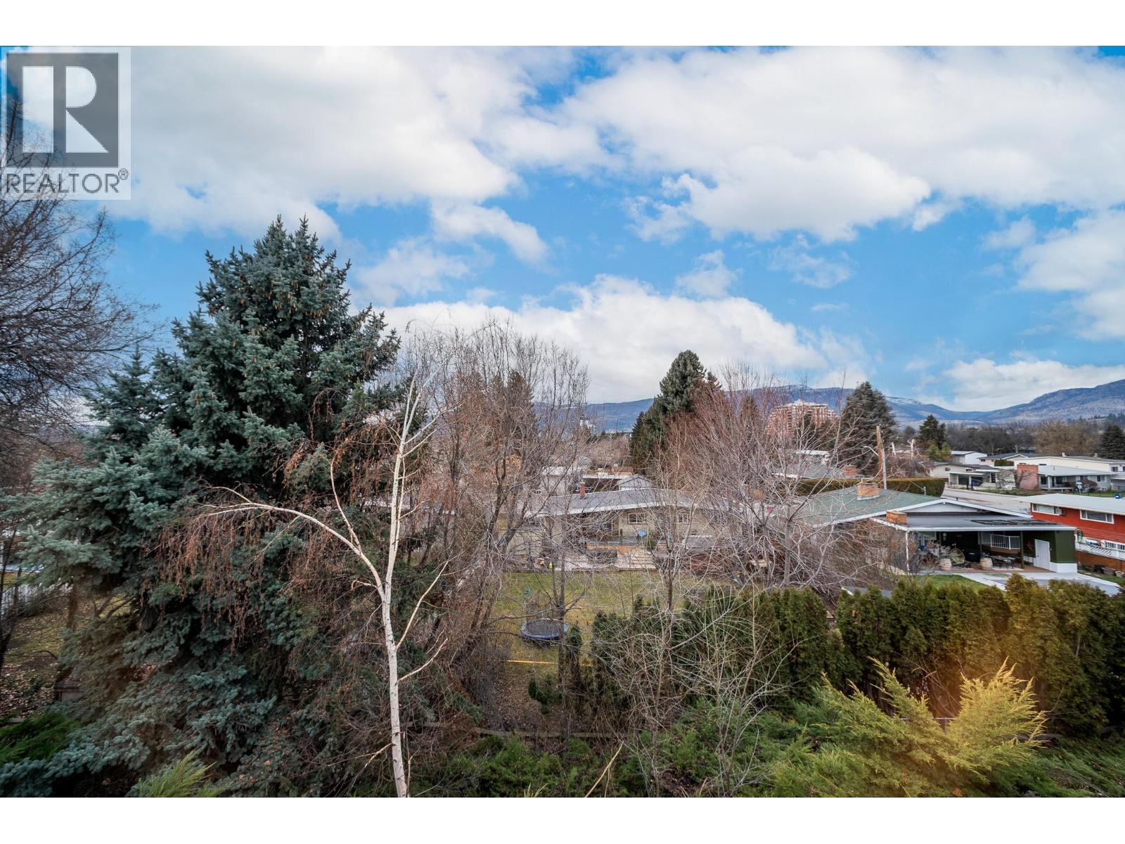  1686 Thayer Court, Kelowna