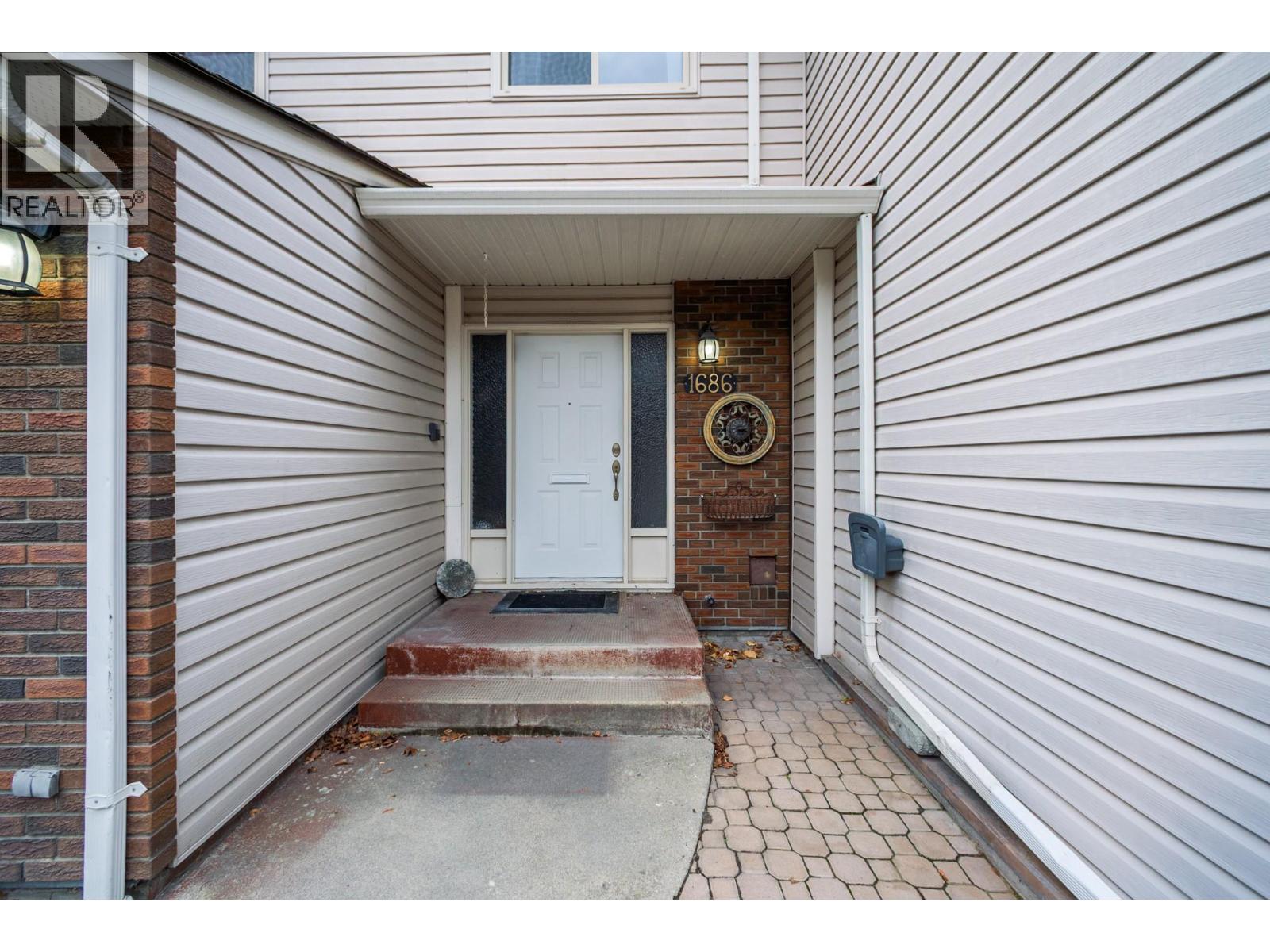  1686 Thayer Court, Kelowna