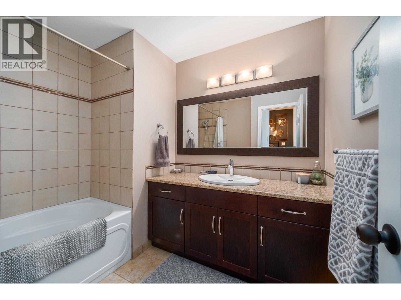  1686 Thayer Court, Kelowna