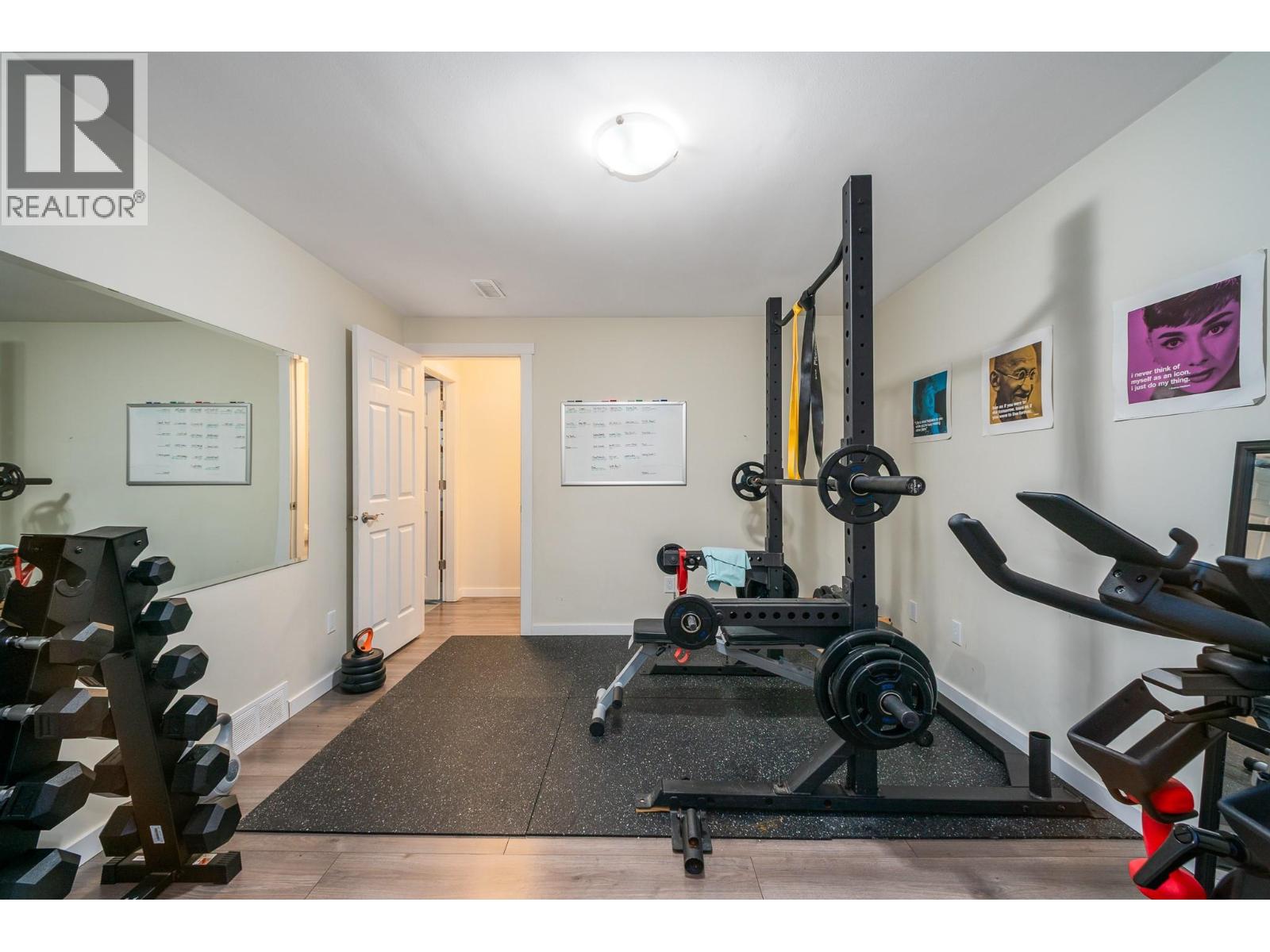  1686 Thayer Court, Kelowna