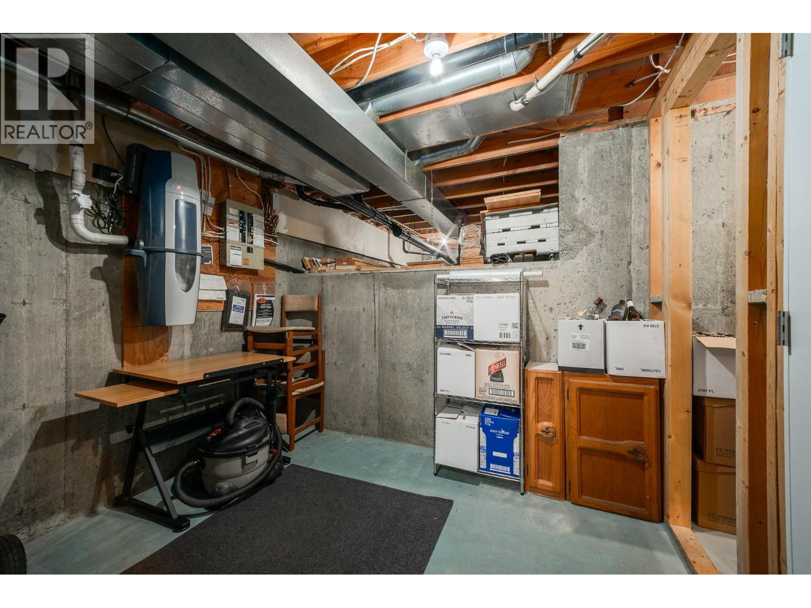  1686 Thayer Court, Kelowna