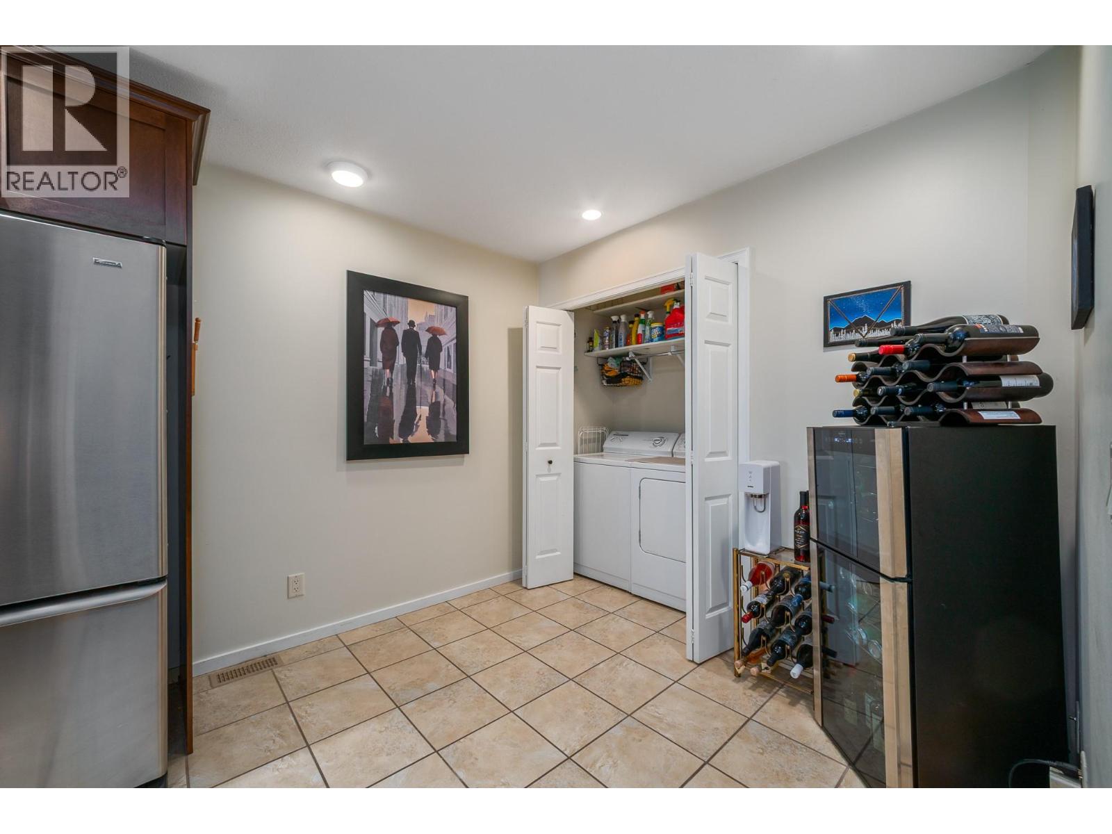  1686 Thayer Court, Kelowna