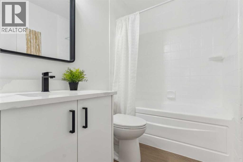 Single Family House for Sale in    Avenue NW Huntington Hills Calgary 