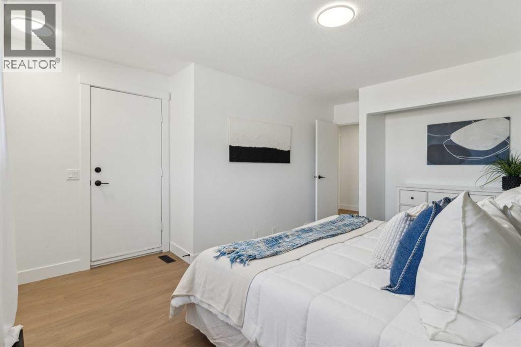 Single Family House for Sale in    Avenue NW Huntington Hills Calgary 