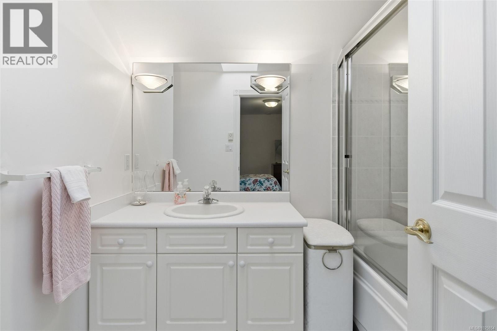  578 Island Road, Oak Bay