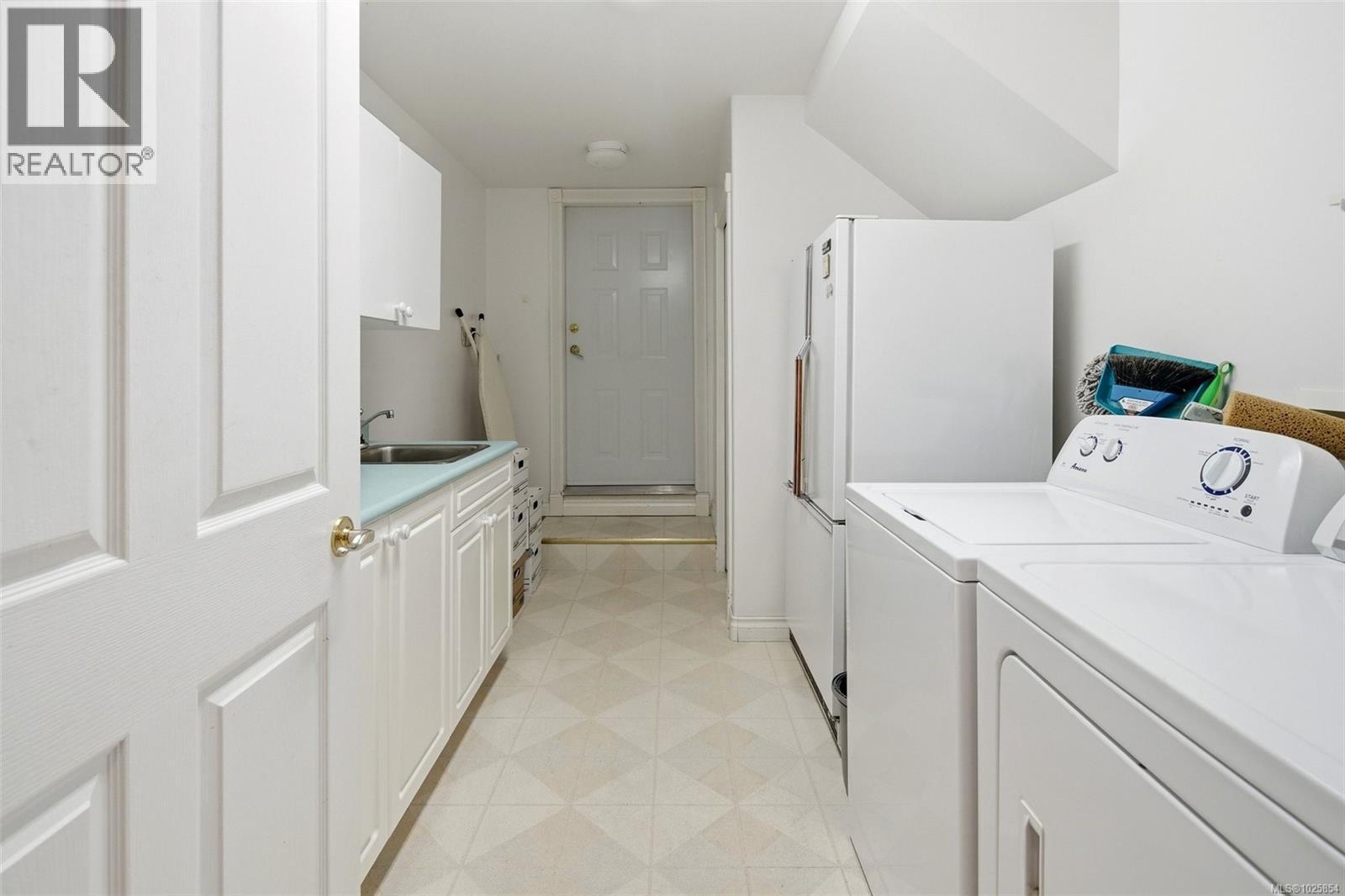  578 Island Road, Oak Bay