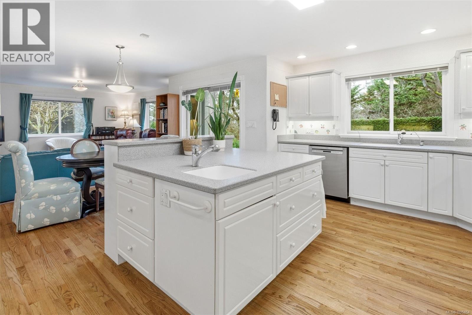  578 Island Road, Oak Bay