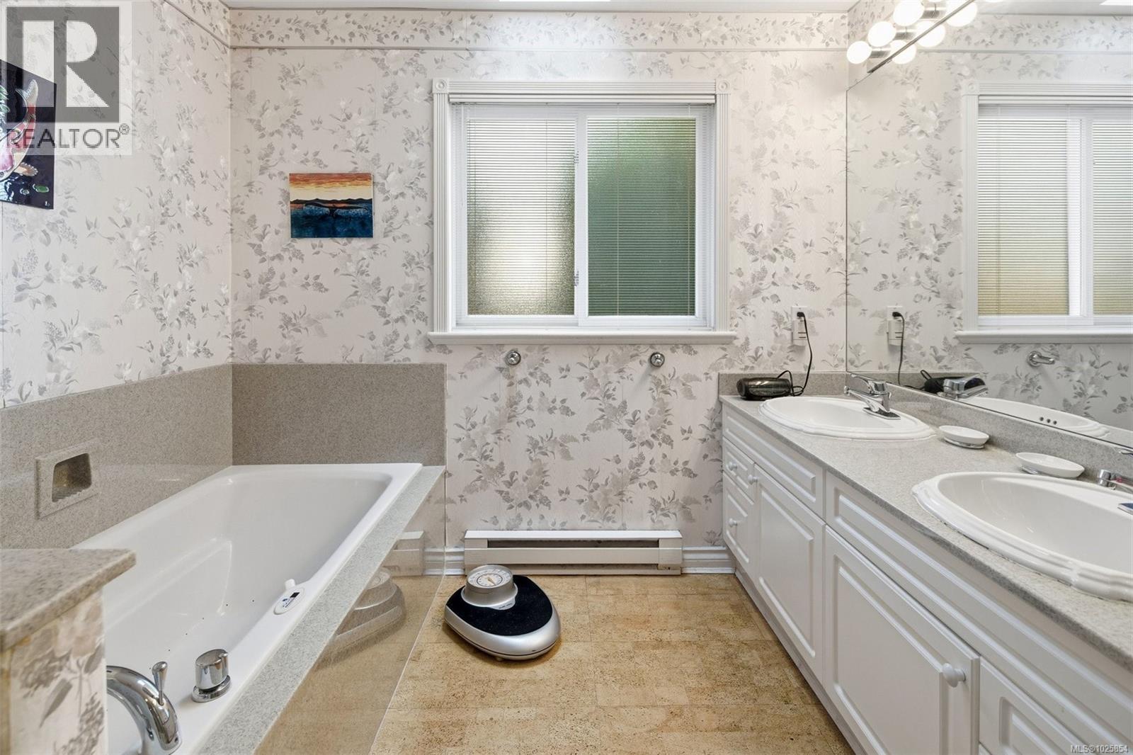  578 Island Road, Oak Bay