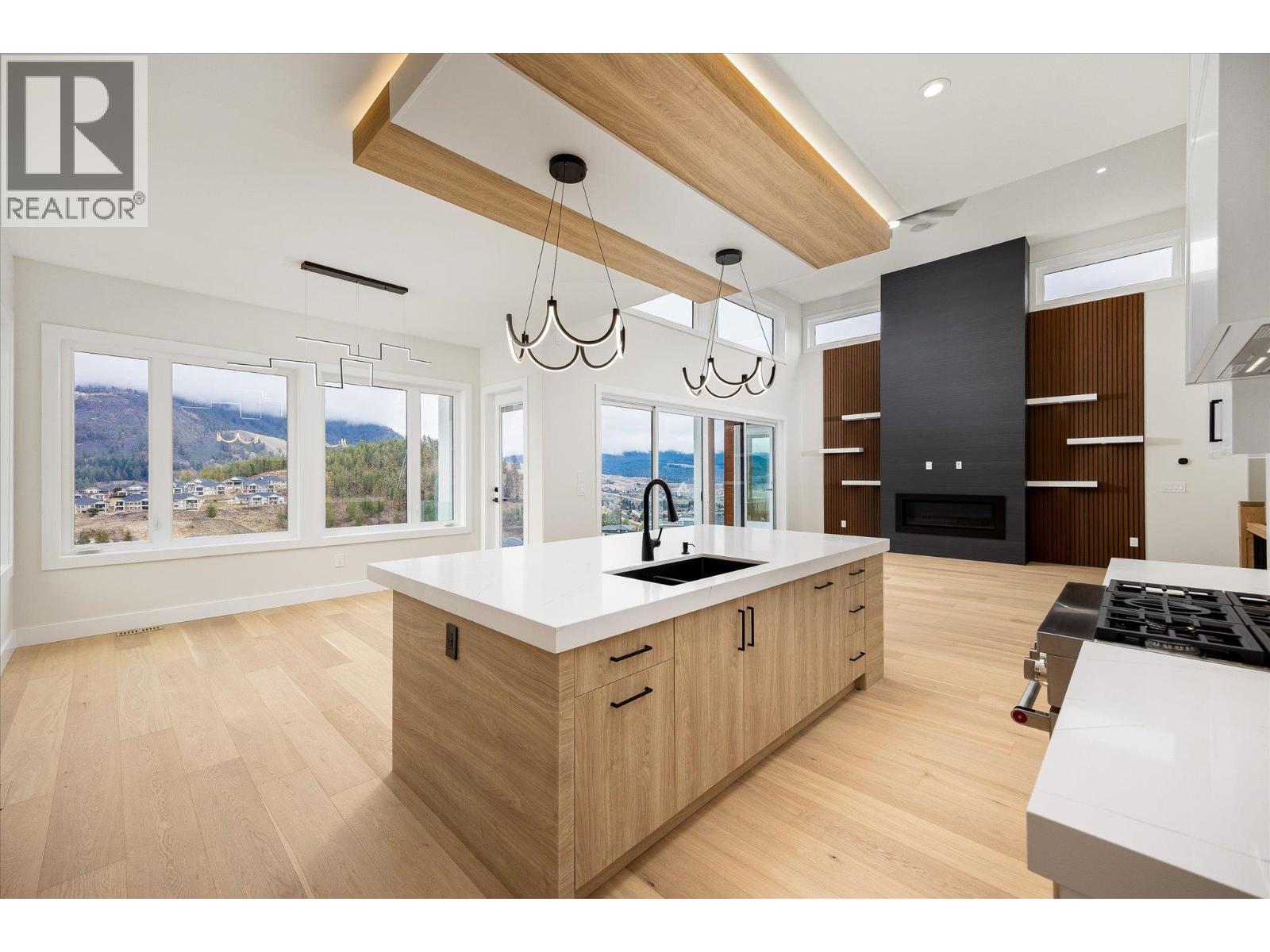 979 Loseth Drive, Kelowna